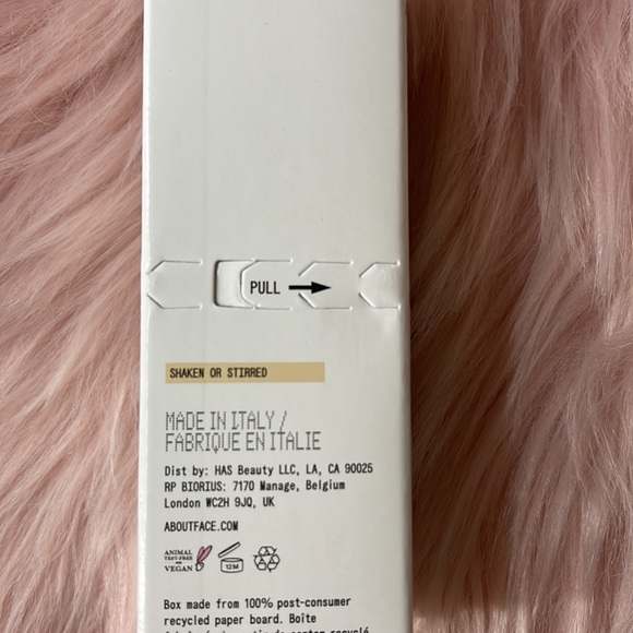 About-Face Light Lock Highlight Fluid by Halsey - Picture 13 of 13